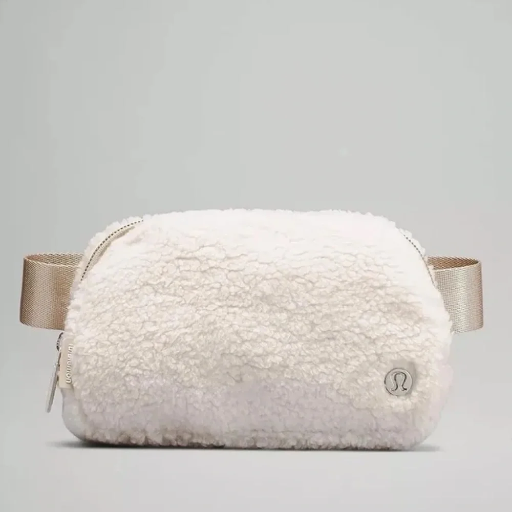 Lululemon Unisex Zip Fleece Everywhere Black Crossbody Belt Bag Light Ivory - Picture 4 of 5